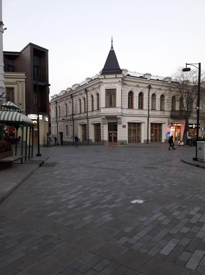 Smoking Lion Tbilisi Exterior photo
